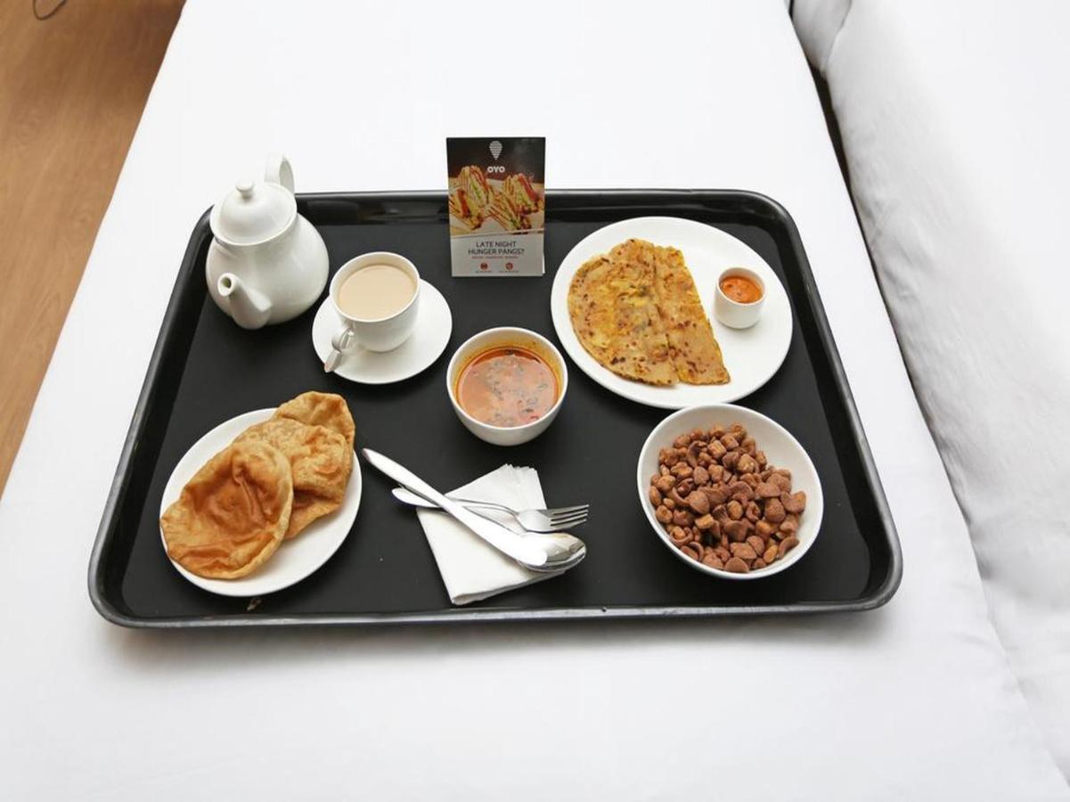 Oyo 40431 Hotel Amar Prem Lucknow Bagian luar foto